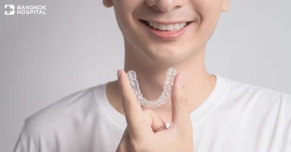 Invisalign Unsichtbare Zahnspangen, komfortabel und sicher bei jedem Lächeln