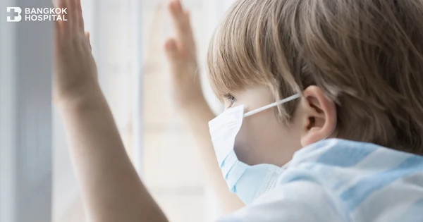 MIS-C: Symptome, die nach einer COVID-19-Genesung bei Kindern beobachtet werden sollten